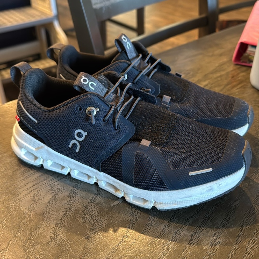 Boys Size 4.5 Navy On Clound Shoes